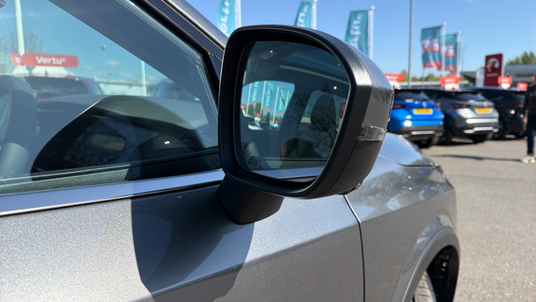 Nissan Qashqai 1.3 DiG-T MH N-Connecta 5dr Petrol Hatchback